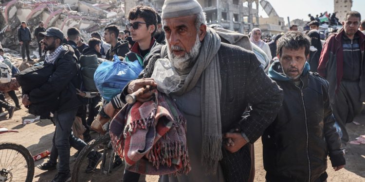 Exhausted Palestinians arrive in Gaza City to no homes, killed family