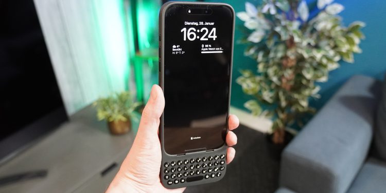 Clicks for iPhone 16 review – clever iPhone keyboard case (not) for everyone